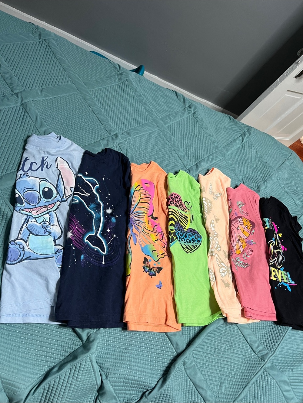 Lot of girls graphic tees